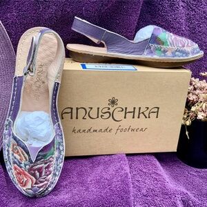 New in box: Anuschka Handmade Leather shoes , sling back, US 9 EU 40